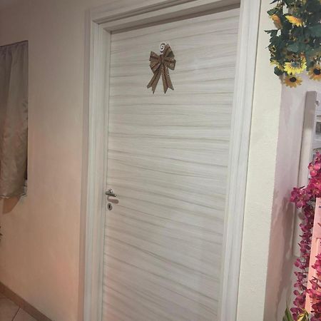 Crisan B&B Affittacamere 诺拉 外观 照片