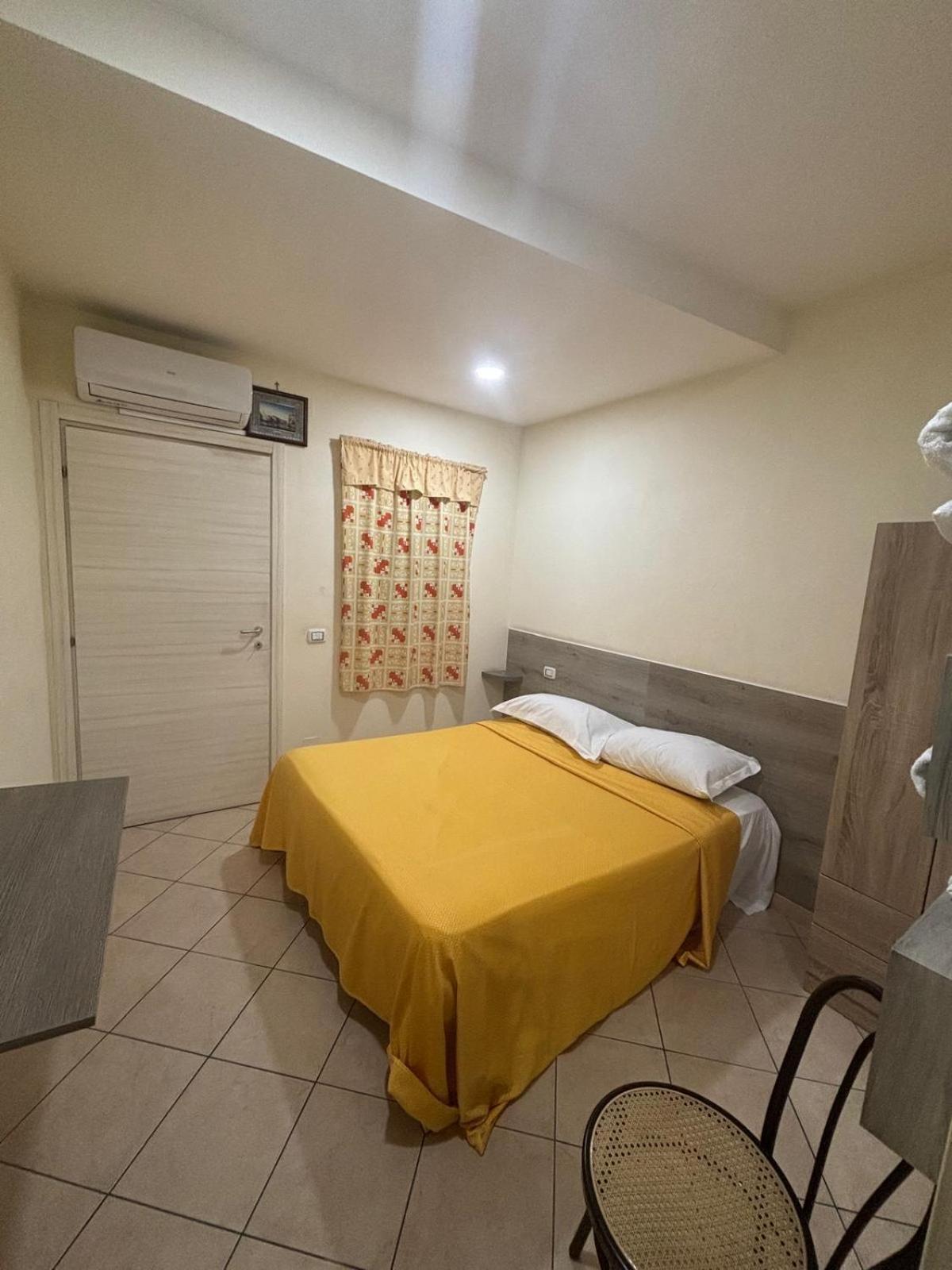 Crisan B&B Affittacamere 诺拉 外观 照片