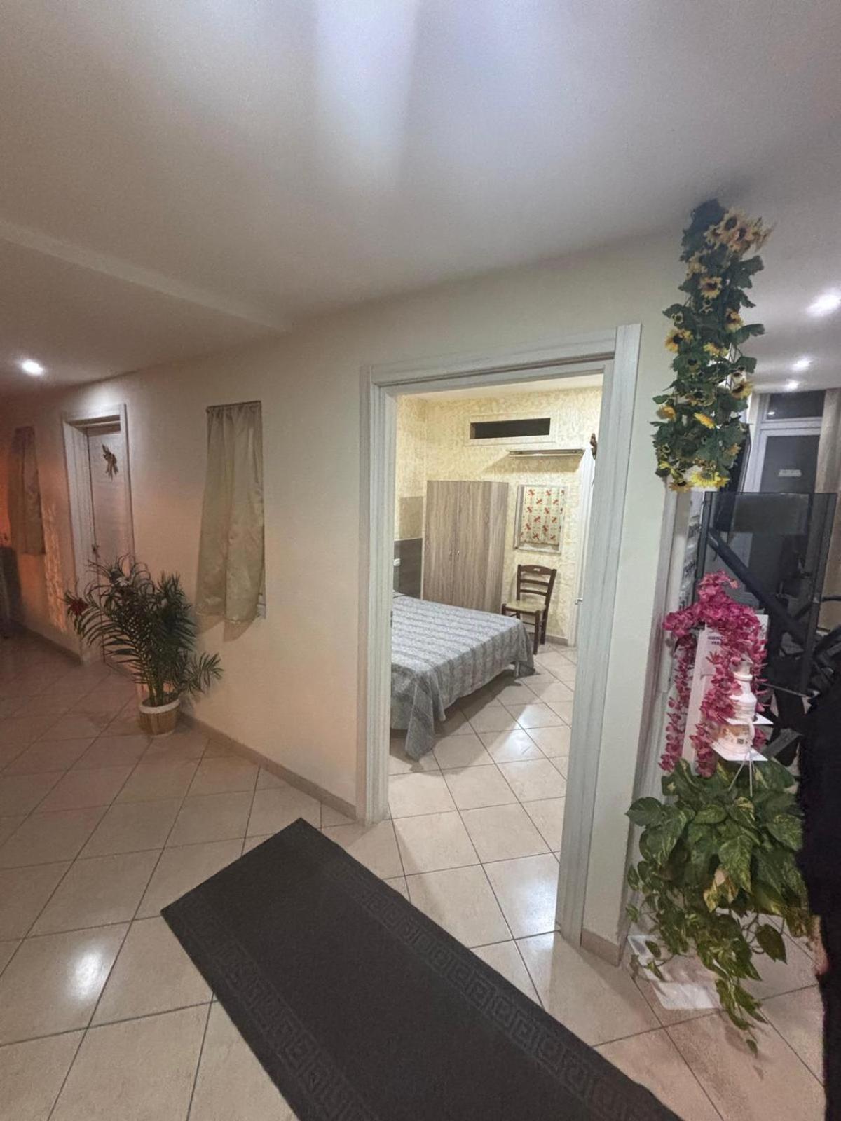 Crisan B&B Affittacamere 诺拉 外观 照片