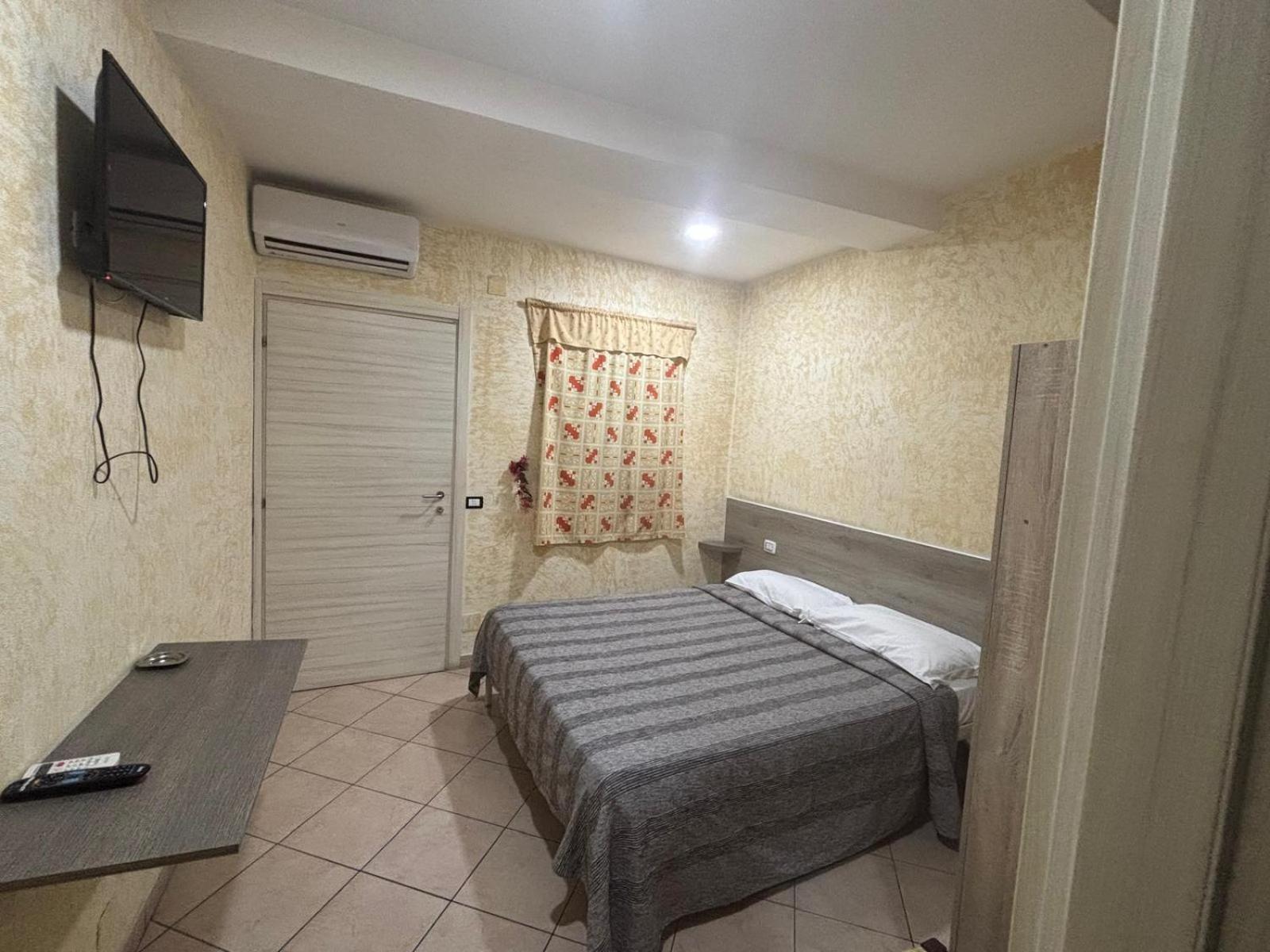 Crisan B&B Affittacamere 诺拉 外观 照片