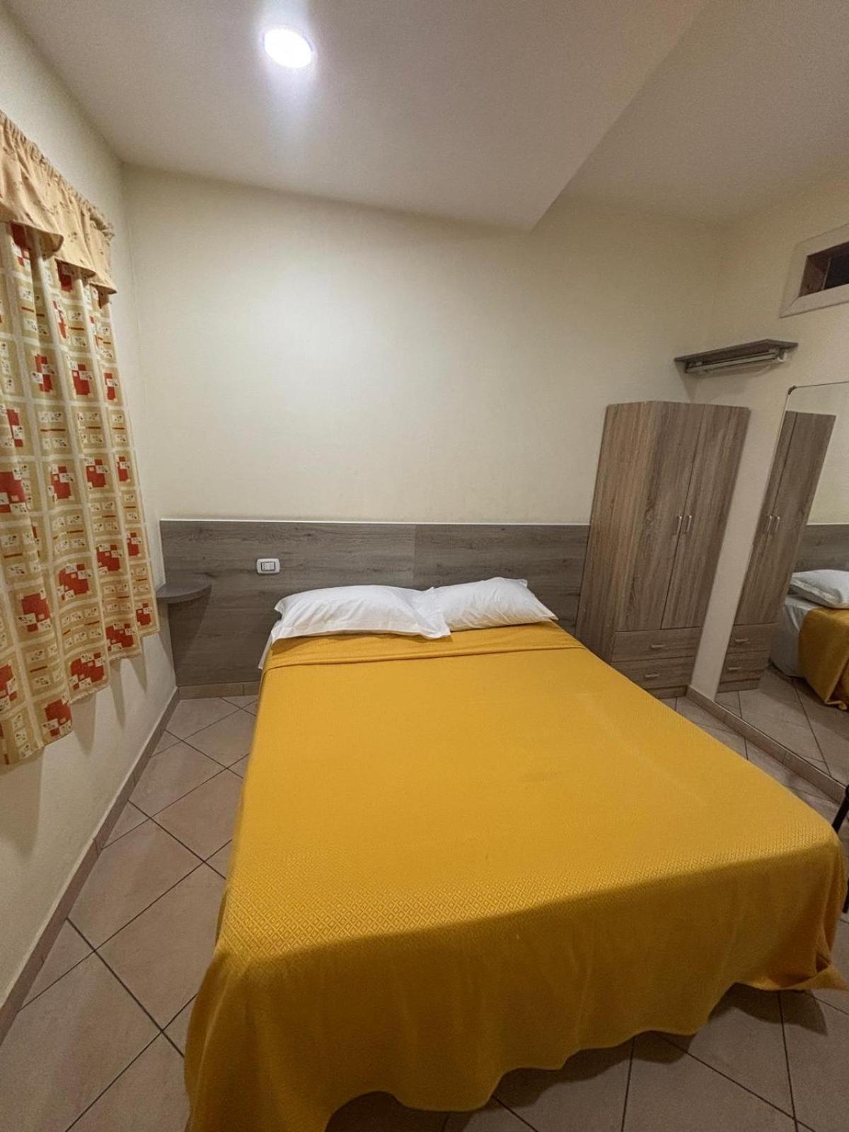 Crisan B&B Affittacamere 诺拉 外观 照片